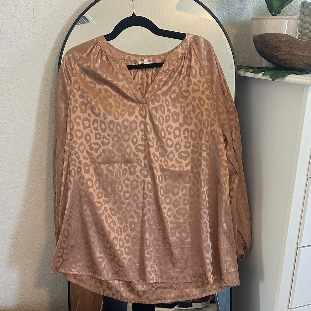 JODIFL Satin Leopard Blouse - Tan/Blush
